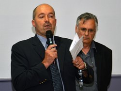 1,500 to 2,000 workers needing accommodation ''is not an unbearable load considering that the population pool around ITER numbers 200,000,'' said Vinon mayor Claude Cheilan (left, next to CLI's Alain Mailliat). (Click to view larger version...)