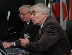 Two important technical decisions were made at this 15th meeting of STAC. The photo shows the Russian delegates Valery Belyako (left) and Nikolay Ivanov. (Click to view larger version...)