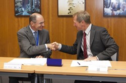 A major contract for the ITER Project and for Europe: the CEO of Cofely Axima, Jean Pascal de Peretti de la Rocca, and the Director of Fusion for Energy, Henrik Bindslev, sign the Tokamak Complex building services contract in Barcelona. (Click to view larger version...)