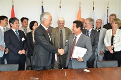 On 23 May, the ITER Organization and the Korean Domestic Agency signed the second TBM Arrangement of the program for the design, fabrication, transport and delivery of a helium-cooled ceramic reflector Test Blanket System. Four other TBMAs are expected to be signed before the end of the year. (Click to view larger version...)