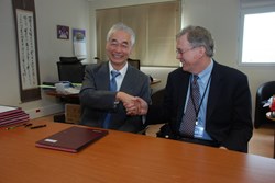 Signed and sealed: Director-General Osamu Motojima officially welcomes Rich Hawryluk as his new Deputy and Head of ITER Administration. (Click to view larger version...)