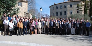 A historical setting for the development of a cutting-edge technology: the participants to the Final Design Review for the ITER blanket grouping in front of the Château de Cadarache last week. (Click to view larger version...)