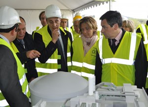 From left to right: Daniel Iracane, RJH Project Manager; René Ricol, Head of the French government's Investments Commission; Bernard Bigot, CEA Administrator General; Valérie Pécresse, French Minister of Higher Education and Research; and Prime Minister Fillon. (Click to view larger version...)