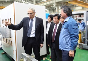 ''Meeting the industrial suppliers was an excellent opportunity to verify the manufacturing status of procurement items in the field and to see, first hand, the technological competitiveness of Korean enterprises that are procuring items for ITER,'' said Director-General Bigot, seen here at the Dawonsys plant. (Click to view larger version...)