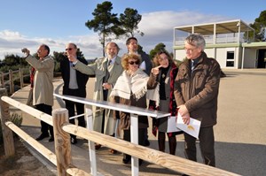 French High Commissioner for Atomic Energy Catherine Cesarsky, a world-renowned astrophysicist, visited the ITER construction site on 7 December. From left to right: Bernard Salanon, a Euratom adviser; Gabriel Marbach, former director of CEA fusion research (IRFM); Jean Jacquinot, scientific advisor to the High Commissioner; Mrs Cesarsky; Alain Bécoulet, head of IRFM; Emmanuelle Tsitrone, assistant to the High Commissioner; and Alain Gauthier, advisor to the High Commissioner for Solar Energy. (Click to view larger version...)