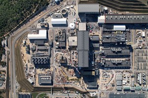 La construction des bâtiments ITER a démarré en 2010. Au cœur de la plateforme, au centre du Complexe tokamak, la machine ITER prend forme. (Photo: ITER Organization/EJF Riche, septembre 2023) (Click to view larger version...)