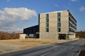 The western end of the Headquarters building was left unfinished purposely. With the extension's 350 desk spaces, the capacity of ITER Headquarters will increase to 850. (Click to view larger version...)