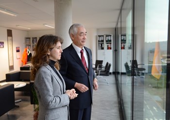 Ms Deniz Erdoğan Barım, the Turkish Consul General in Marseille (seen here with DG Motojima), visited the ITER construction site on Wednesday 29 January. Her country, highly dependent on fuel imports needs ''to contemplate all the [energy] options'', including fusion. (Click to view larger version...)