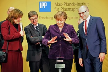 German Chancellor Angela Merkel prepares to initiate the first hydrogen plasma at Wendelstein 7-X on 3 February 2016. The Chancellor is pictured with IPP Scientific Director Sibylle Günter; president of the Helmholtz Society Otmar Wiestler; and Erwin Sellering, Minister-President of Mecklenburg-Vorpommern. Photo credit: AFP (Click to view larger version...)