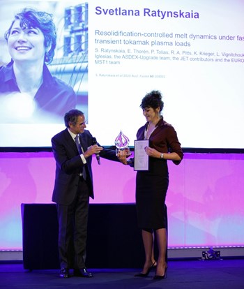 Professor Svetlana Ratynskaia of Sweden's Royal Institute of Technology receiving the 2023 Nuclear Fusion prize from IAEA Director General Rafael Grossi during a special awards ceremony held on the first morning of the recent 29th IAEA Fusion Energy Conference. Photo: UKAEA (Click to view larger version...)