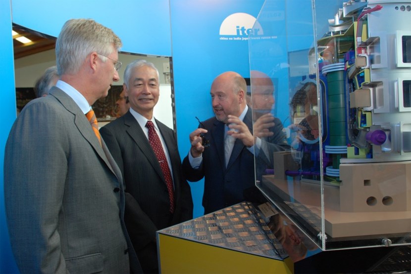 His Royal Highness Prince Philippe of Belgium expressed a strong interest in the project that was presented to him by Director-General Motojima and the Director of the Energy Directorate at the European Commission, Hervé Pero. (Click to view larger version...)