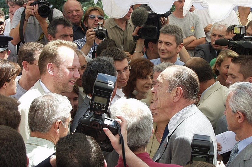 On 30 June 2005, President Chirac of France came to celebrate the Members' unanimous decision to built ITER in Cadarache. Akko Maas (at left, speaking with the President) was on the front line, having organized the logistics for the presidential visit in less than 36 hours. (Click to view larger version...)