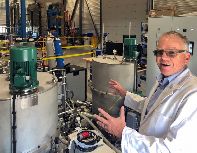 Vacuum Section leader Robert Pearce oversees the testing of two first-of-a-kind stainless steel vacuum pumps in Building 99, the new ITER vacuum laboratory building on site. (Click to view larger version...)