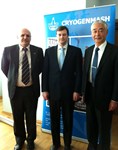 RF-DA Head Anatoli Krasilnikov (left) and ITER Director-General Osamu Motojima with the CEO of Cryogenmash, Mikhail Smirnov.