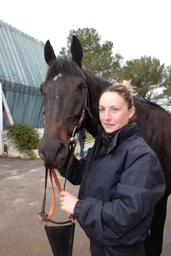 Between races, Iter-the-horse has his home in the Cabriès Training Grounds, some 15 kilometres north of Aix-en-Provence. He is shown here with Alexia, who rides him every morning. (Click to view larger version...)
