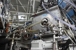 The pellet injector installed on the DIII-D Tokamak in San Diego was developed by ORNL for fuelling and plasma edge control experiments. Photo: US ITER/ORNL (Click to view larger version...)