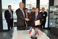 ITER Director-General Motojima and the Deputy Director General of ITER China, Luo Delong, sign for 50% of the shield blocks. In attendance from left to right: Mario Merola, Head of the Internal Components Division; Zhang Fu, ITER Technical Responsible Officer (TRO) for the shield blocks procured by China; Francoise Flament, Head of Procurement & Contract; and Ju Jin, Director for General Administration. (Click to view larger version...)