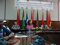 The First Conference of Physics for Portuguese-speaking countries was held in Maputo. (Click to view larger version...)