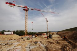 Niché au cœur d'une zone boisée de six hectares, le futur siège d'ITER Organization devrait être livré à la mi-2012. (Click to view larger version...)