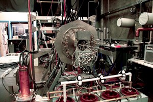 Xenon plasma produced in this laboratory equipment generates the Extreme Ultraviolet (EUV) wavelentgh that should provide the light output that the microprocessor industry needs. © University of Washington (Click to view larger version...)