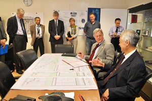 US ITER Project Director, Ned Sauthoff, and Director-General Motojima signing the Residual Gas Analyzer Procurement Arrangement. The RGA diagnostic will have responsibility for ''deciphering'' the composition of neutral gases in ITER. (Click to view larger version...)