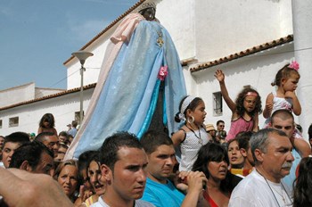 Every year in May the Gypsy elders are granted the privilege of taking Sara's statue out of the church's crypt and leading a procession to the sea. (Click to view larger version...)