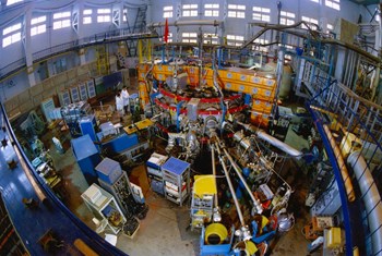 HT-7, the world's fourth—and China's first—superconducting tokamak entered service in 1995 and has fulfilled all of its scientific missions, nurturing three generations of Chinese fusion scientists. (Click to view larger version...)