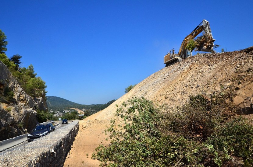No longer a narrow passage between two small cliffs: approximately 1,700 cubic metres of rock were removed from this area a few kilometres away from the ITER site to allow for the passage of the first ring-shaped coil of the ITER Tokamak. (Click to view larger version...)