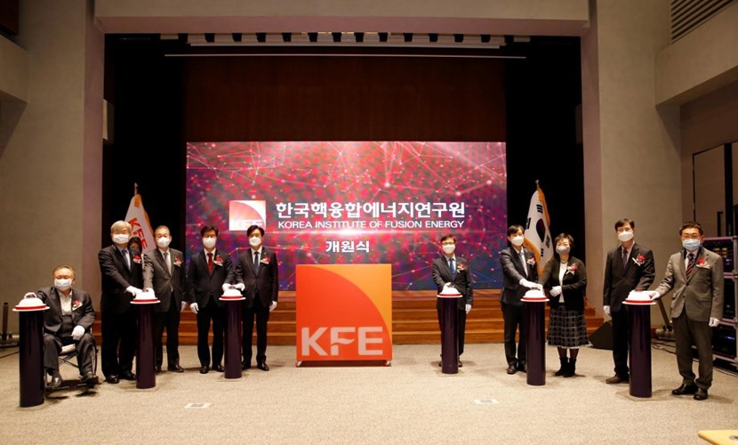 A virtual ceremony on 27 November 2020 was attended by Korea's Vice Minister of the Ministry of Science and ICT and Members of the Korea National Assembly. (Click to view larger version...)