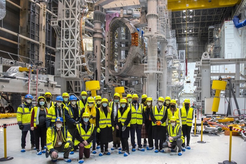 The traditional group photo acquires a new dimension in the setting of the ITER Assembly Hall ... (Click to view larger version...)