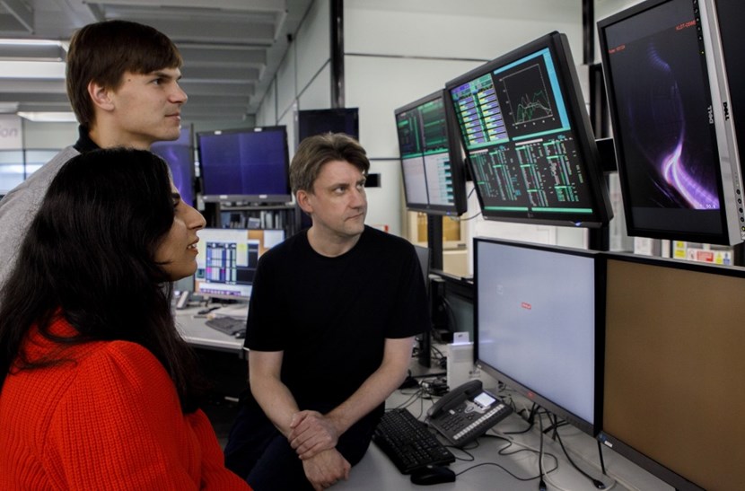 JET team members Damian King (right), Laszlo Horvath and Ridhima Sharma during the first experiments in helium. Photo credit: UKAEA (Click to view larger version...)
