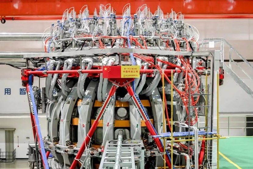 High-confinement mode, or H-mode, is an advanced mode of operation in magnetic confinement fusion devices that can improve the efficiency of a fusion reactor. China's HL-3 device recently achieved H-mode operation with a current of one million amperes. (Click to view larger version...)