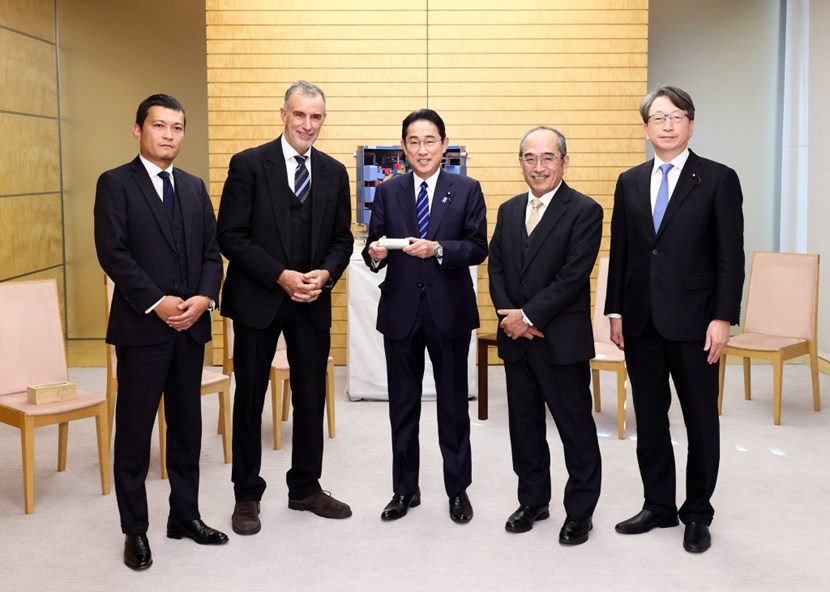 Director-General Pietro Barabaschi paid a courtesy visit to Japanese Prime Minister Fumio Kishida (centre) on 30 November 2023. Also present during the meeting were ITER Chief Strategist Takayoshi Omae (first from left); ITER Deputy Director-General for Science & Technology Yutaka Kamada (second from right); and Masaaki Taira, a member of the Japanese House of Representatives (first from right). (Click to view larger version...)