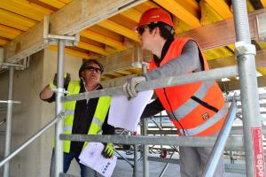 Propping_B2_4_workers_small.jpg
