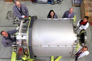 Torus_Cryopump_2_small.jpg