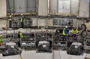Cryostat_bearings_Pit_Guillaume_1_small.jpg
