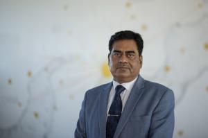 Nalinish_portrait_3_small.jpg