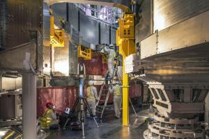 Workers-in Pit_1b_small.jpg