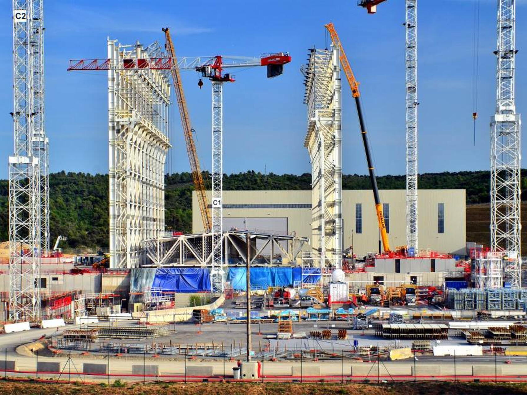 10-11 septembre 2015: l'installation du toit