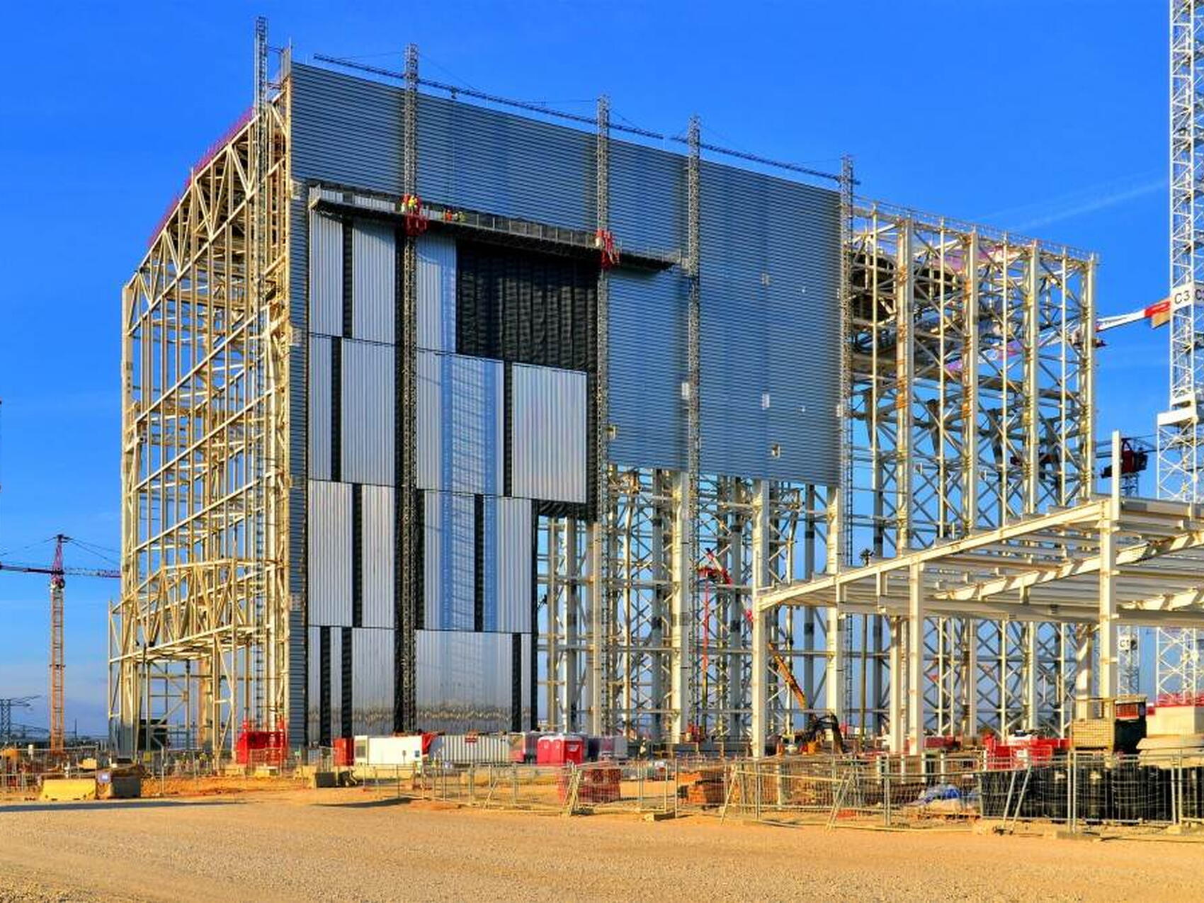 On « habille » la structure