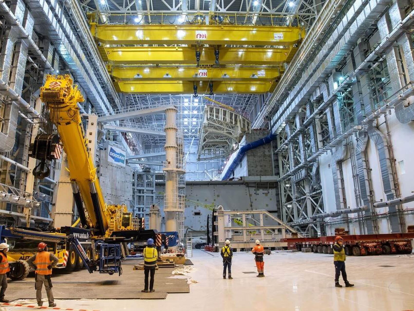 Les activités essentielles continuent