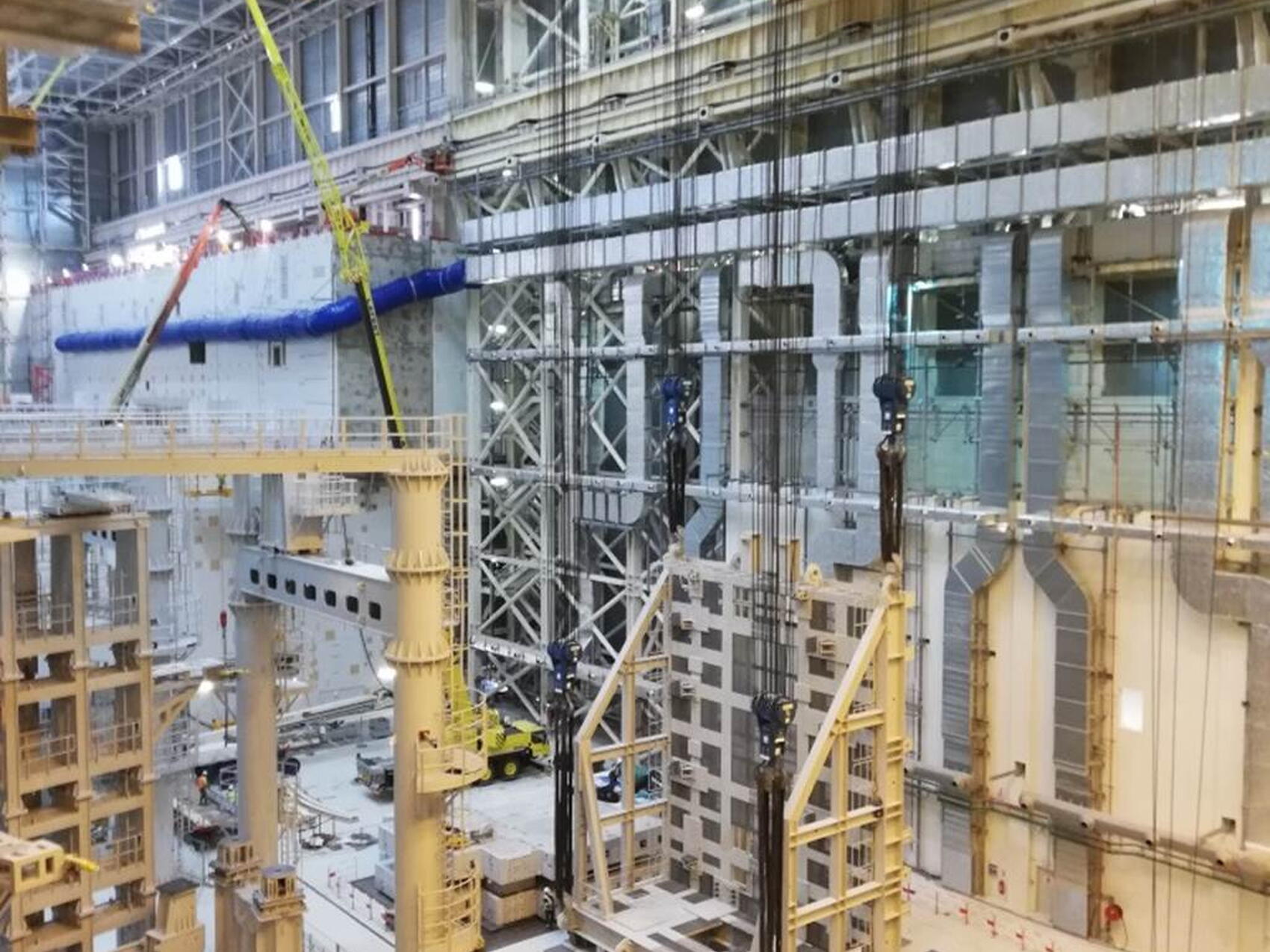 Dans le Hall d'assemblage, on s'entraine