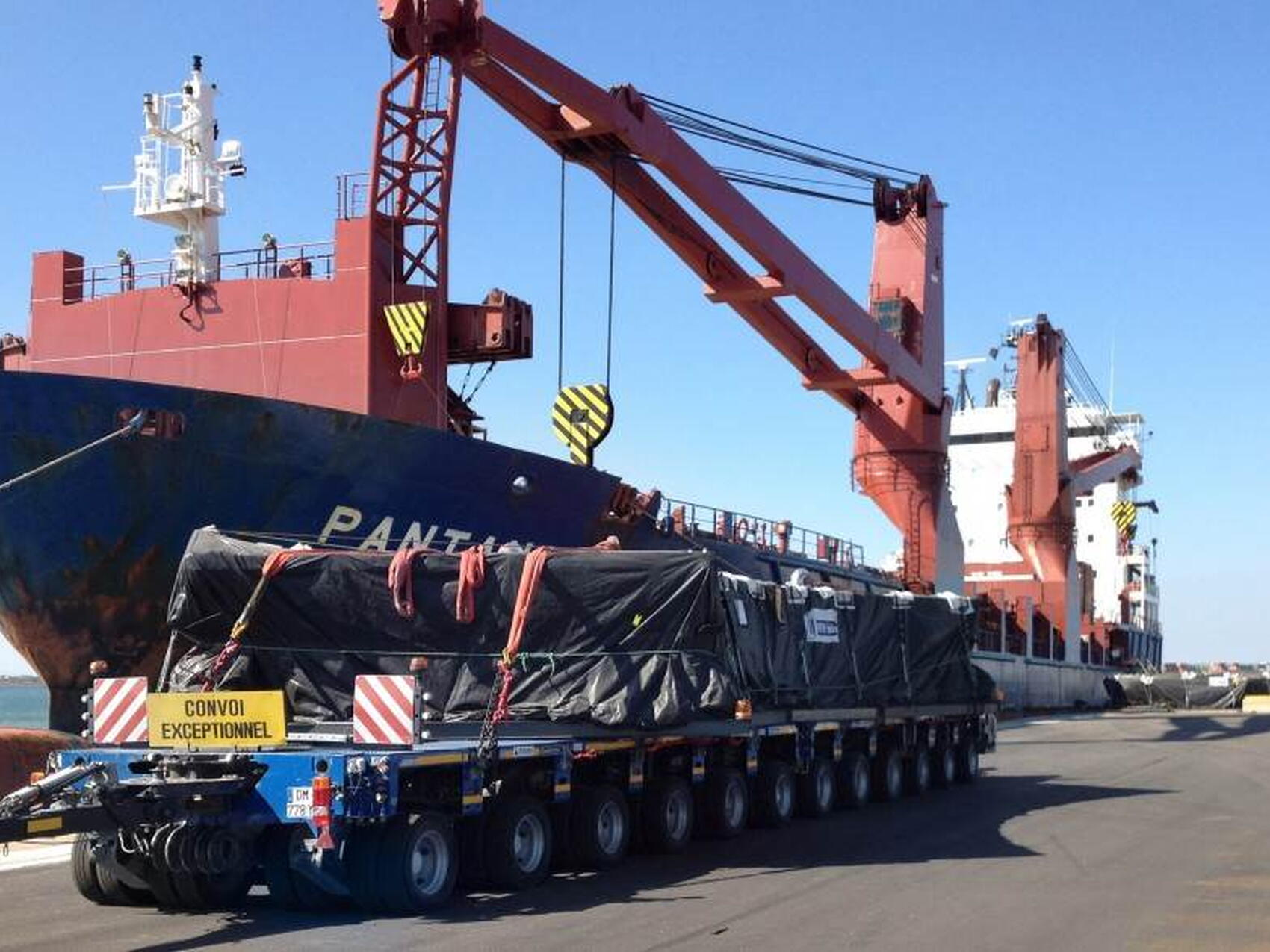 Last pieces of cryostat base arrive in France