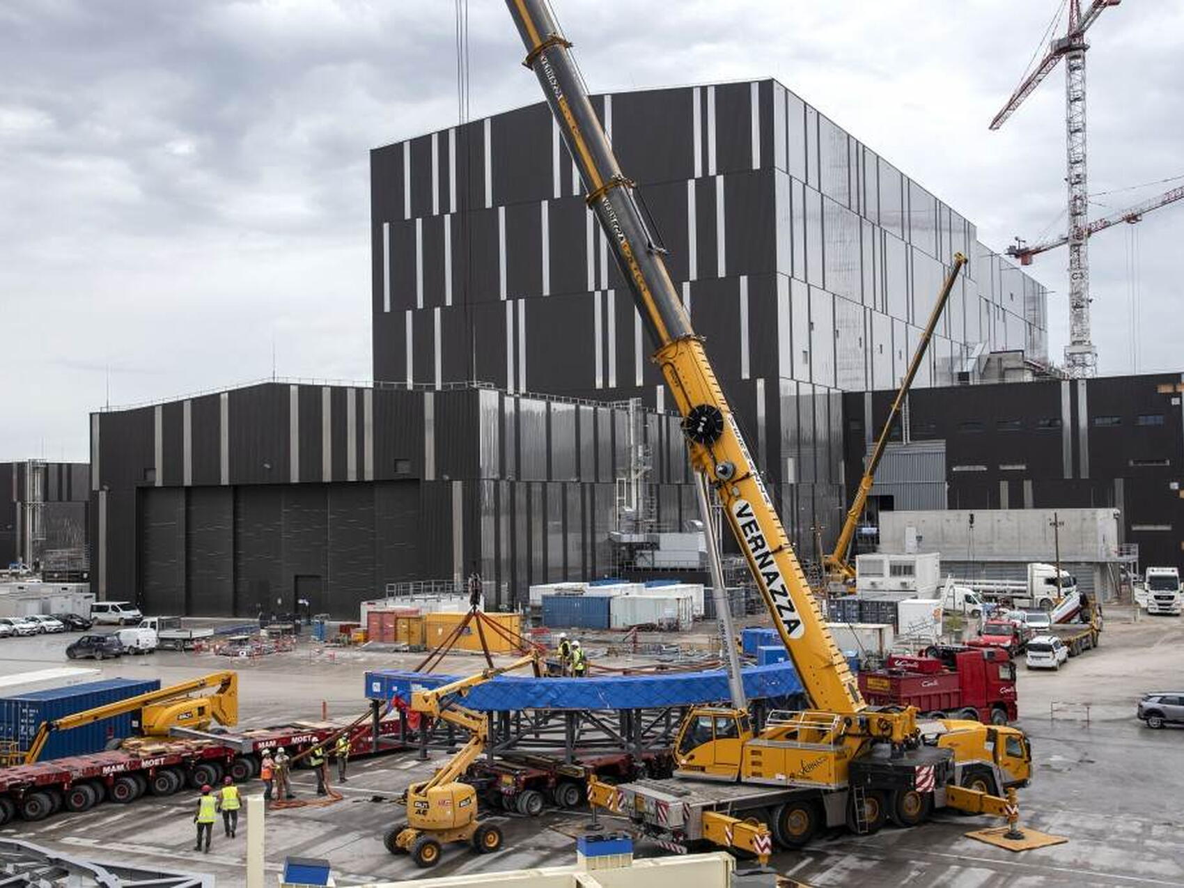 Feeder elements arrive from China