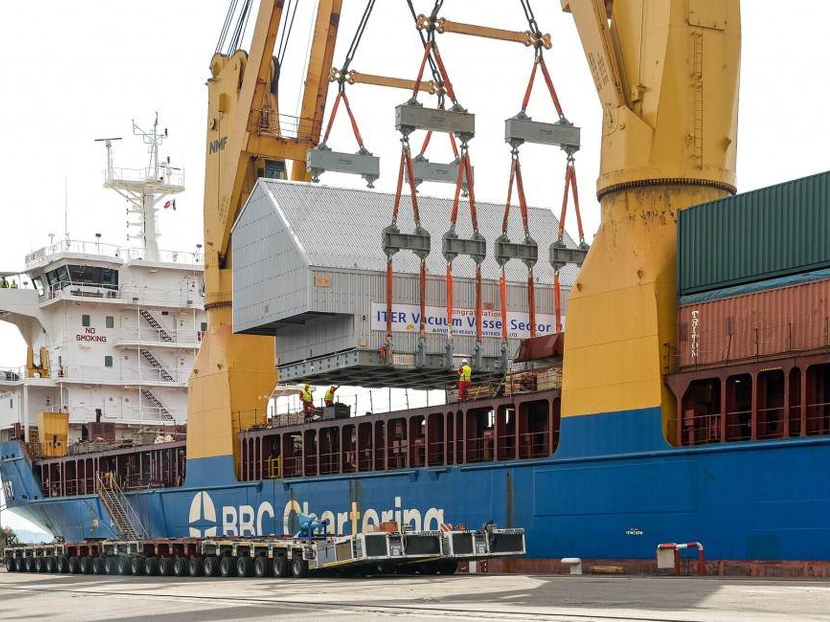 Vacuum vessel sector unloaded at French port