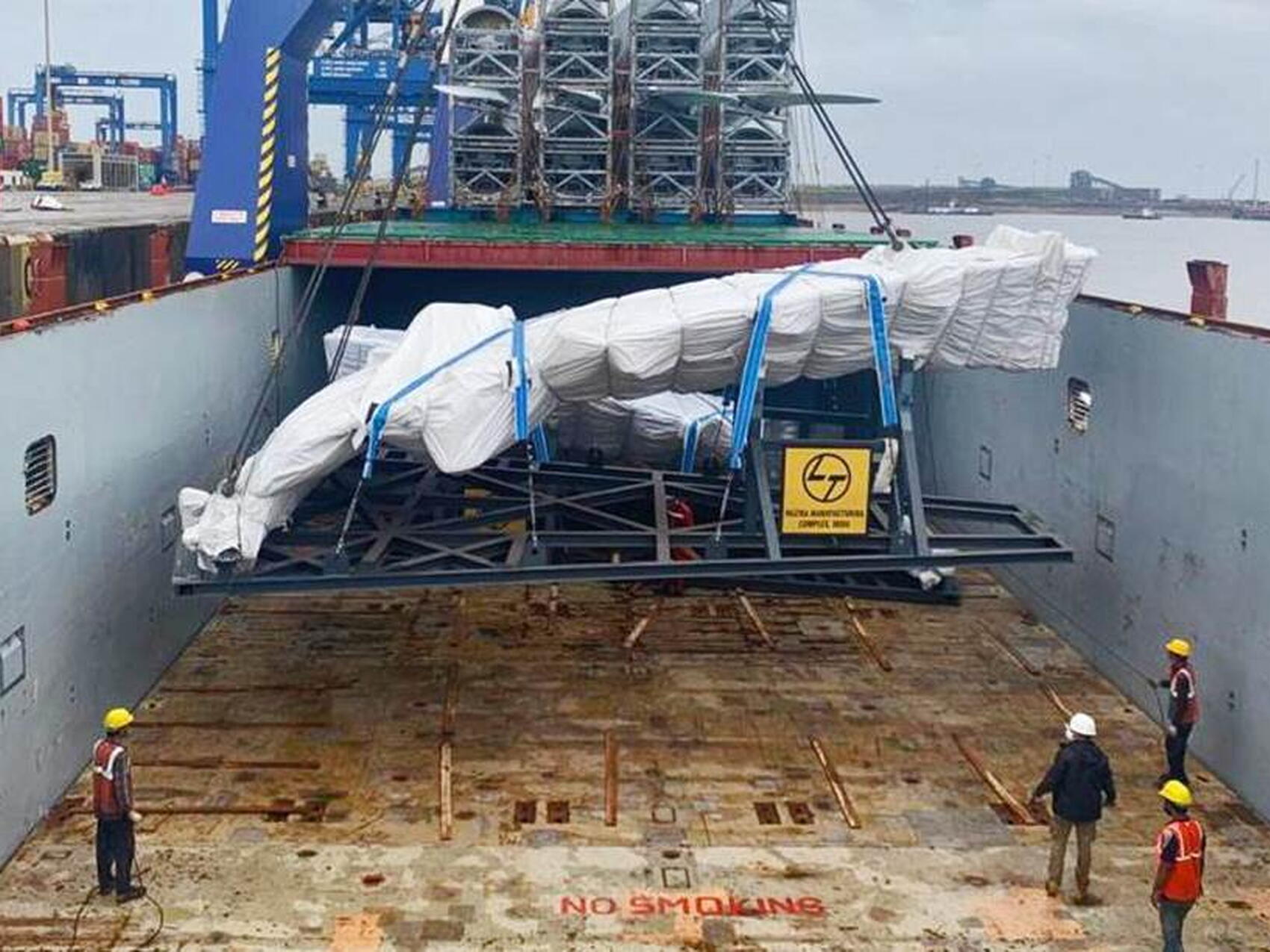 Top lid segments reach France