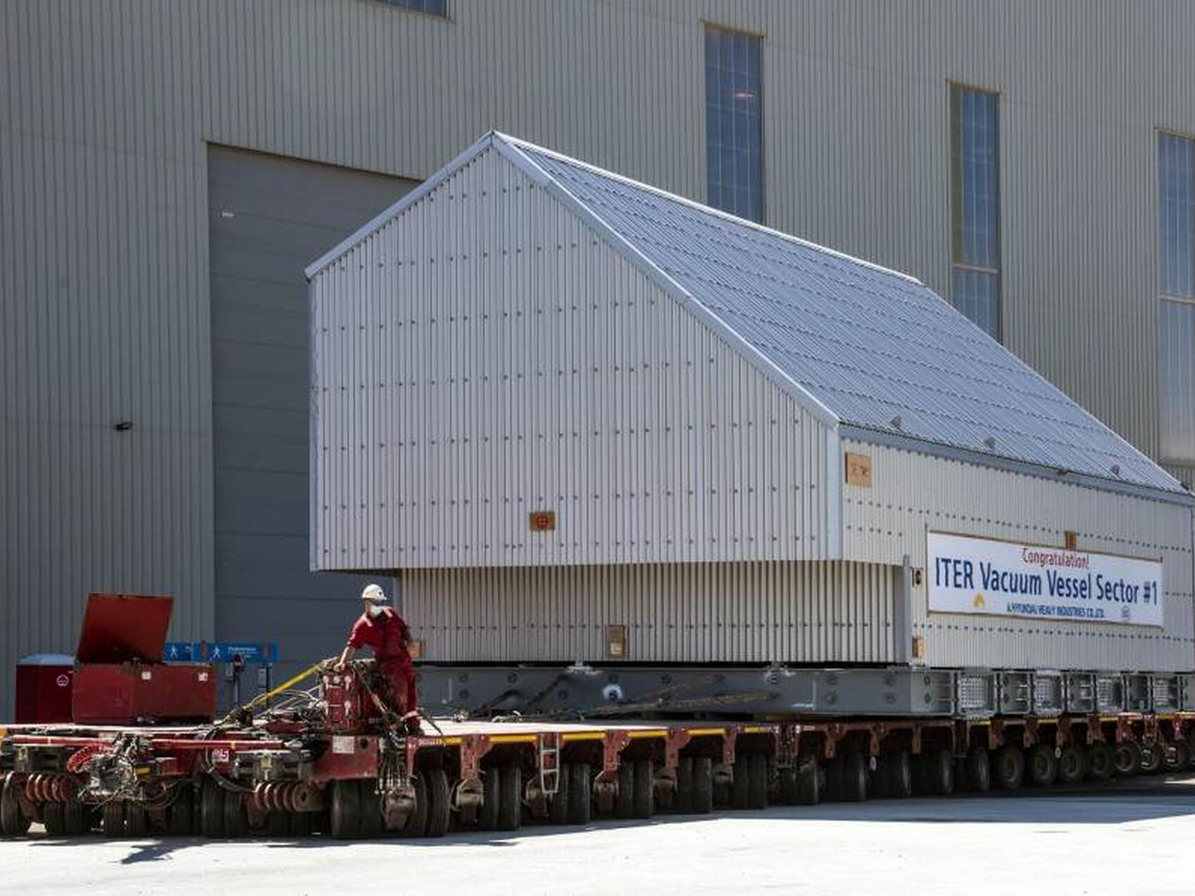 Second vacuum vessel sector received from Korea