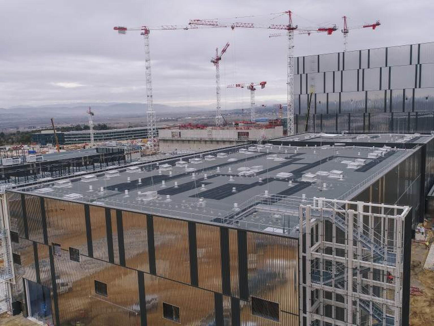 Un bâtiment, deux espaces