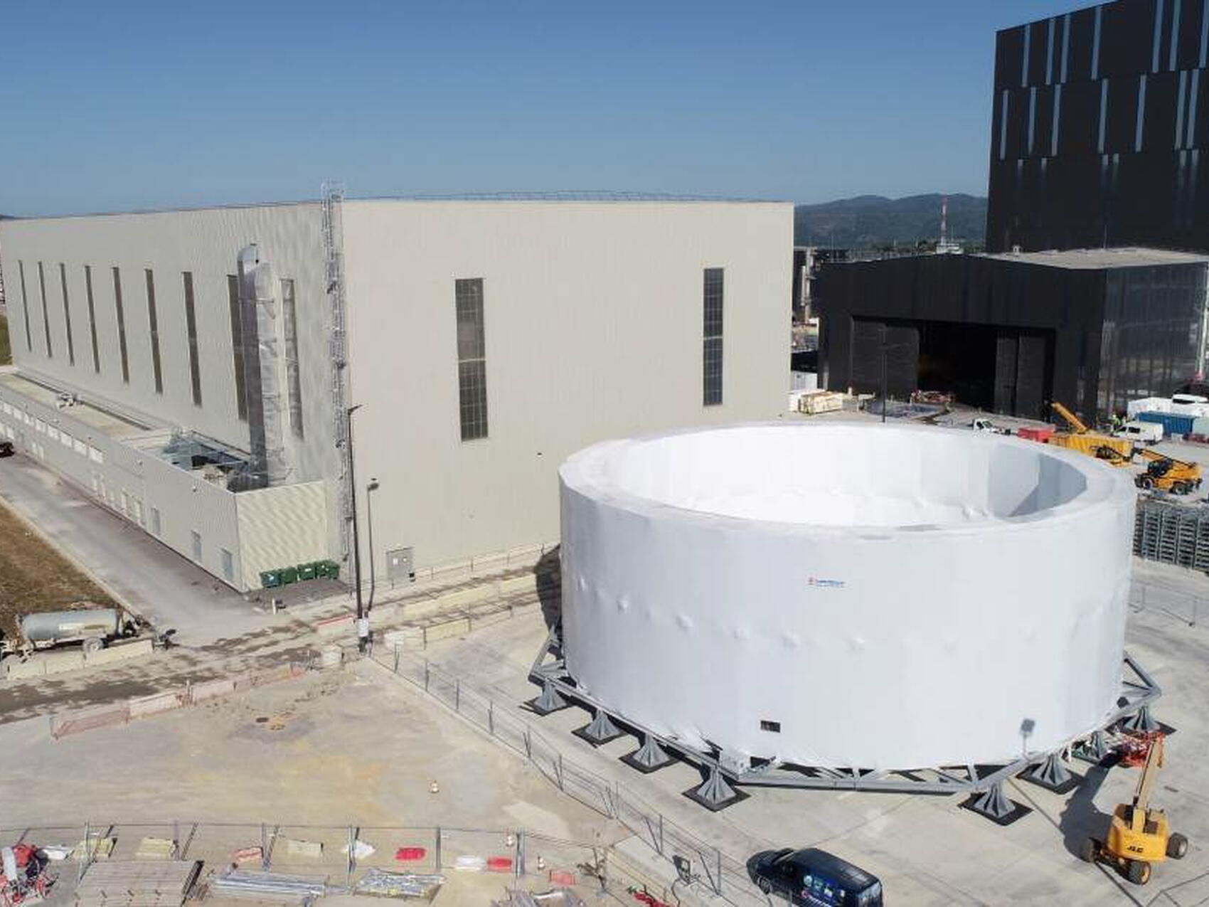 Twin underway on the inside