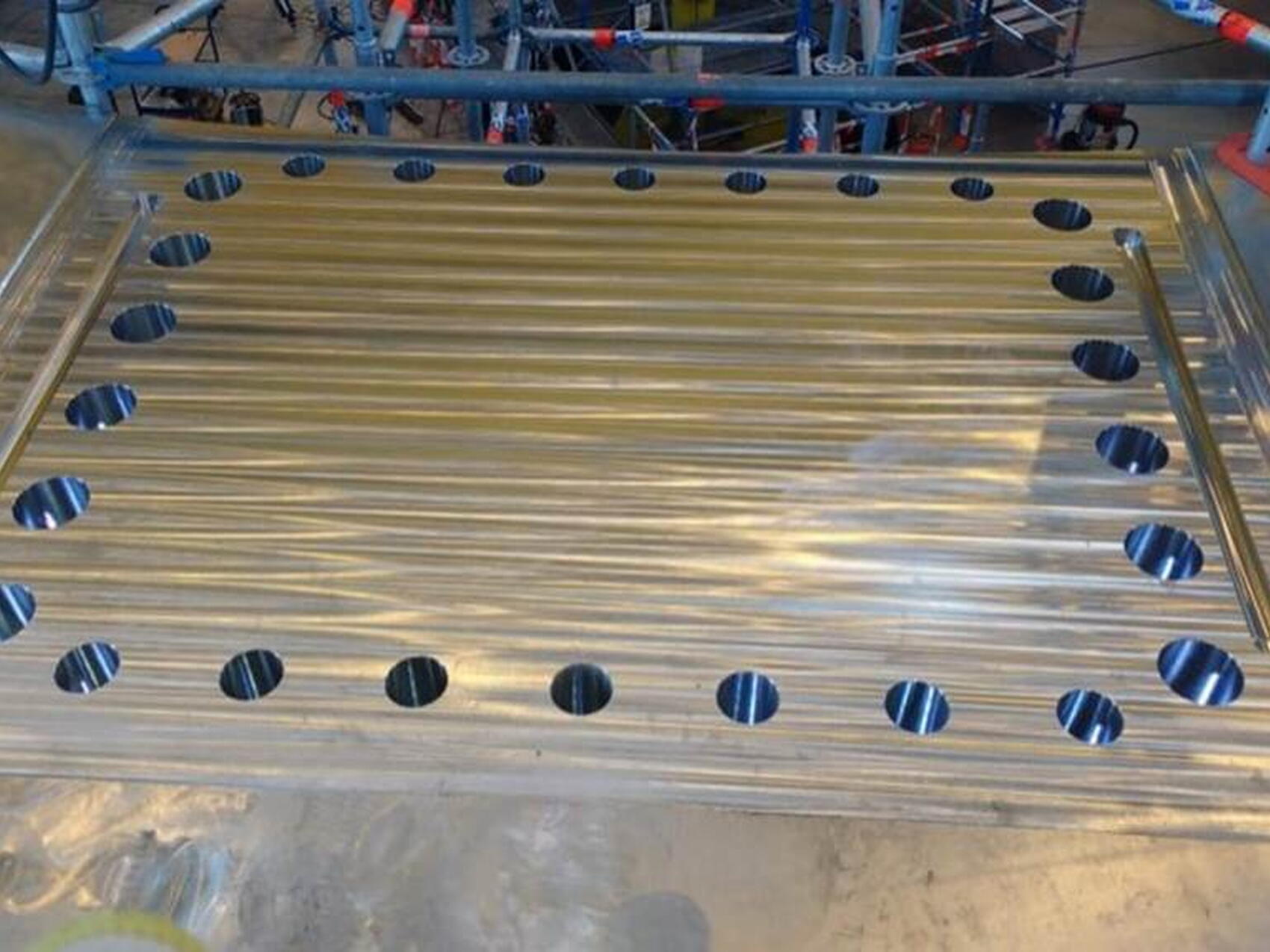 Finalizing the cryostat base